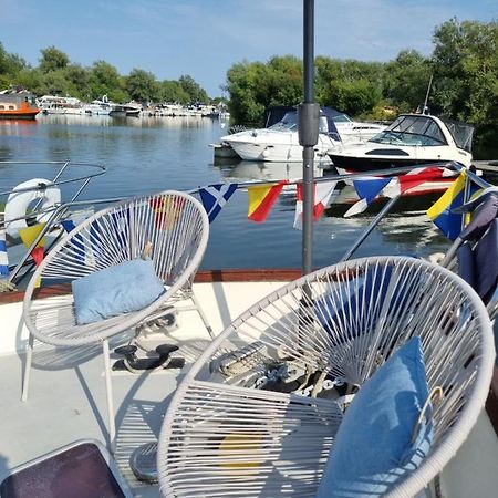 מלון Thorpe  Traditional Boat מראה חיצוני תמונה